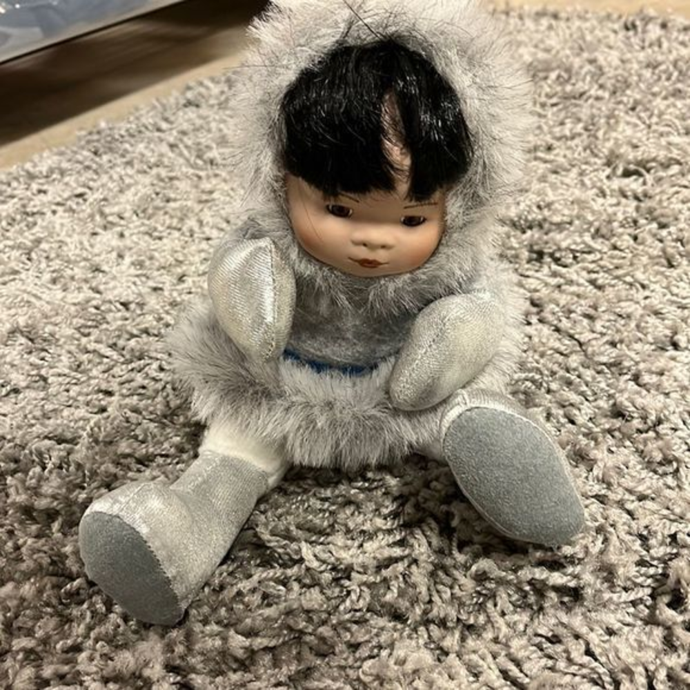 FTD collectors series Eskimo doll with‎ porcelain head.